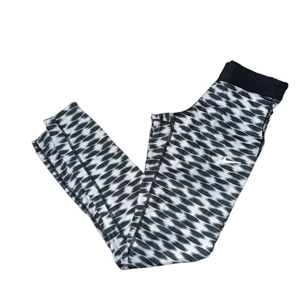 Nike Relay Printed Cropped Leggings - Picture 2 of 7